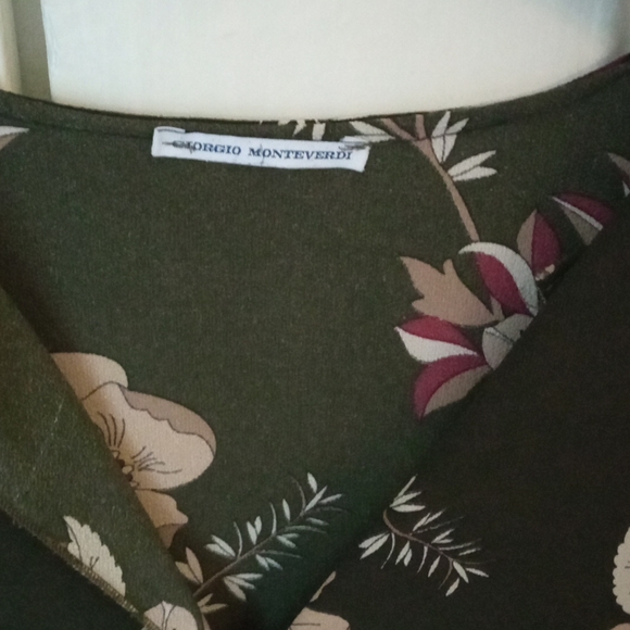 Silky lightweight blouse. Made and purchased in Italy. XL - Picture 2 of 9